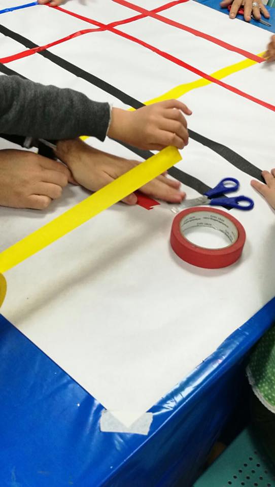 En nuestra empresa, MirArte, organizamos y creamos talleres del artista Kandinsky y sus colores, en el aula para educación infantil. Estamos en Madrid.