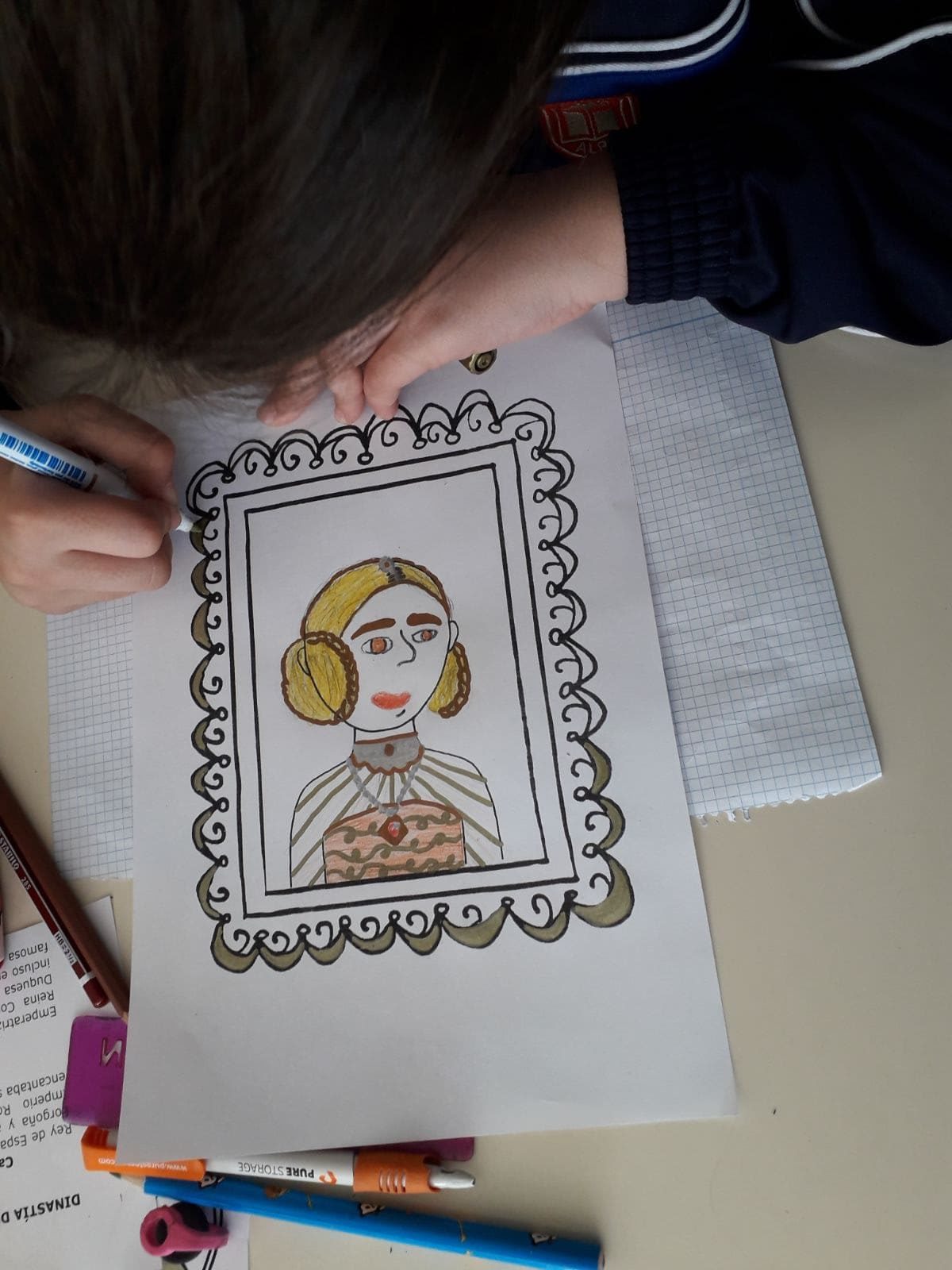 En nuestra empresa, MirArte, organizamos y creamos talleres de arte De los Reyes Católicos a los Borbones, en el aula para educación primaria. Estamos en Madrid.